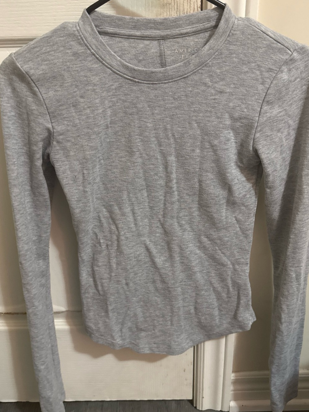 American Eagle Outfitters Women’s Heather Gray Long Sleeve Crewneck